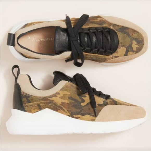 Like New Anthropologie Ashton Platform Sneakers in Camo - Picture 1 of 8